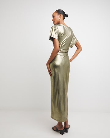 Liquid Metallic Grown On Sleeve Ruched Midi Dress