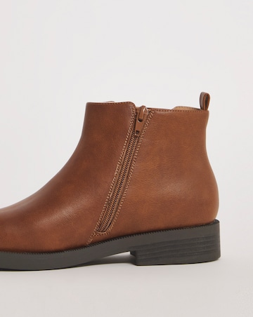 Betty Chelsea Boot Standard D Fit