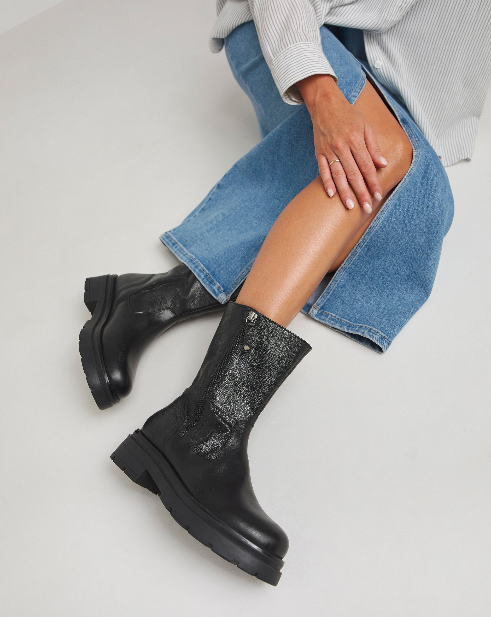 Chunky biker boots in black