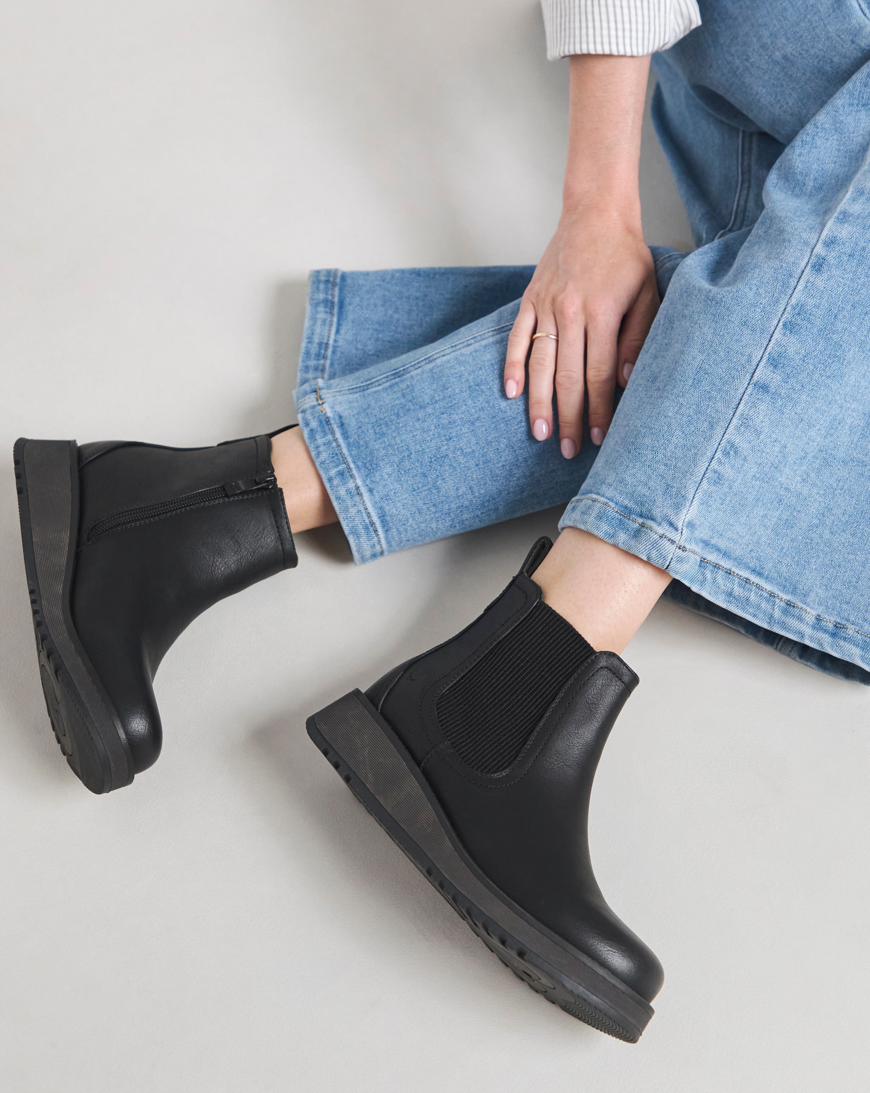 Ladies wide fit chelsea boots shops uk