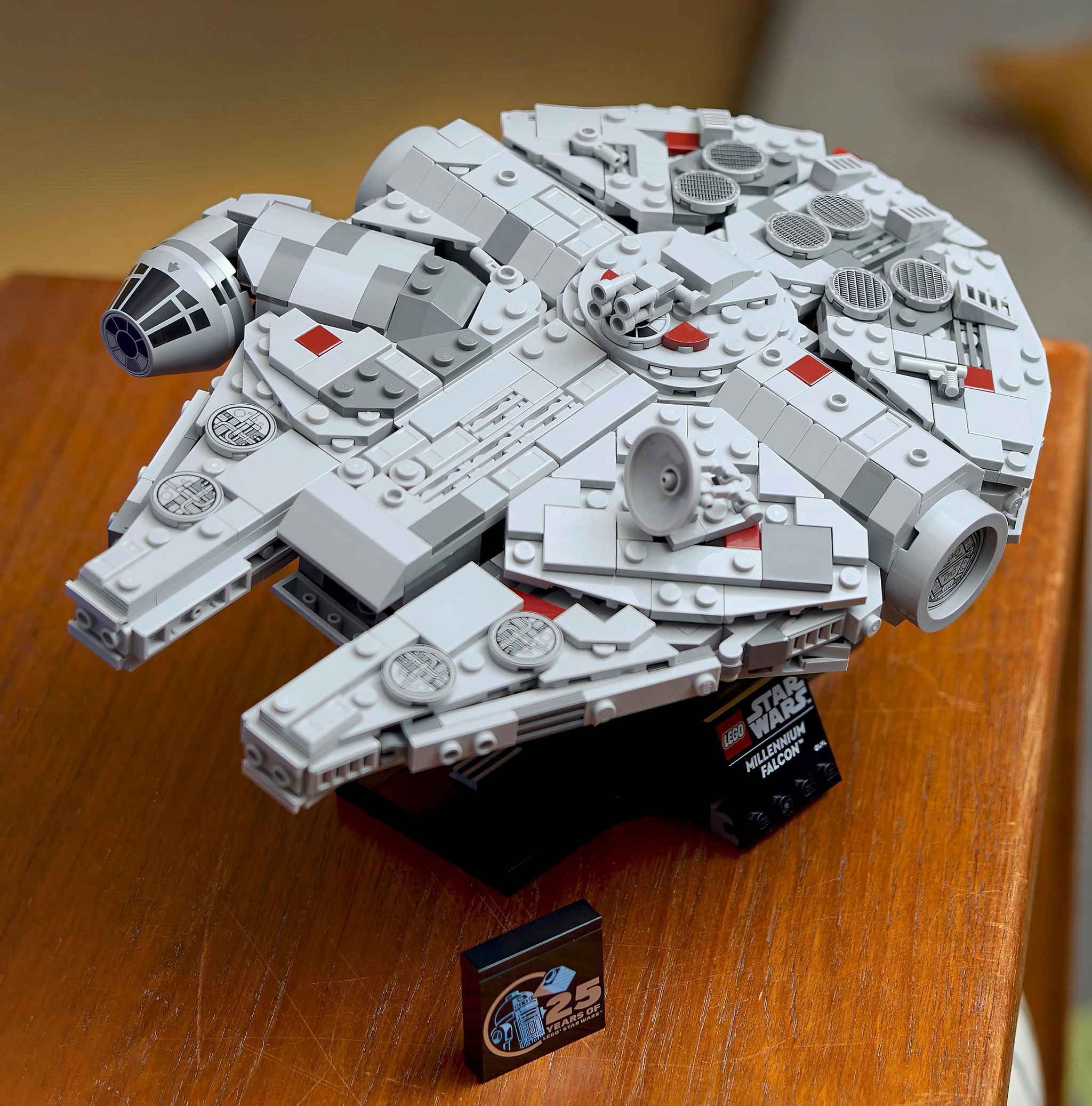 LEGO Millennium Falcon