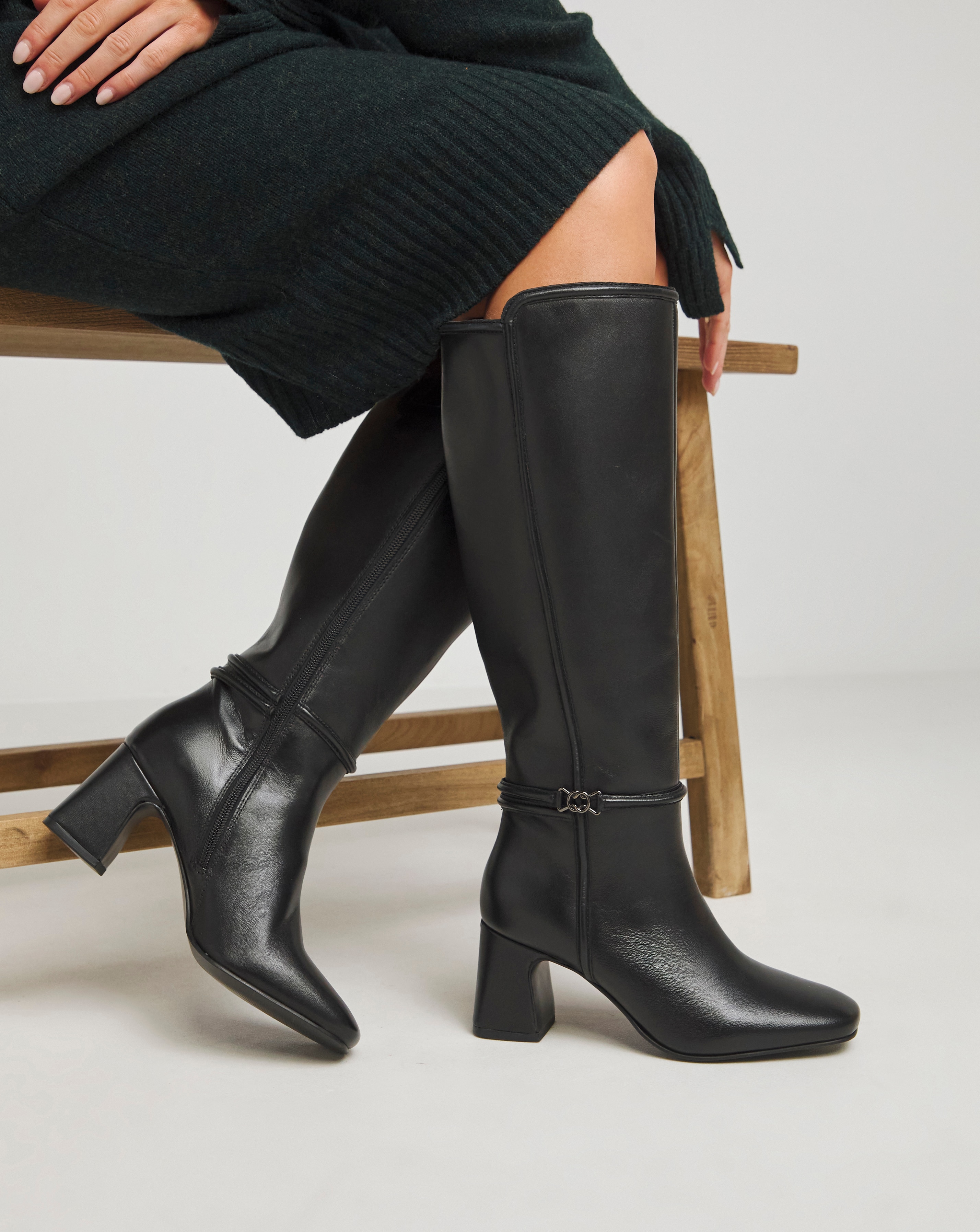 Knee high boots curvy hotsell